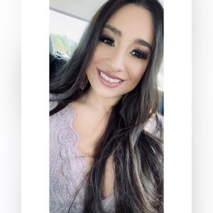 Meet your Posher, Adrianna